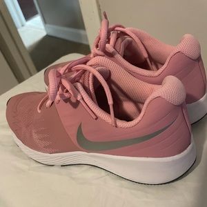 Girls Nike running shoes size 5Y
